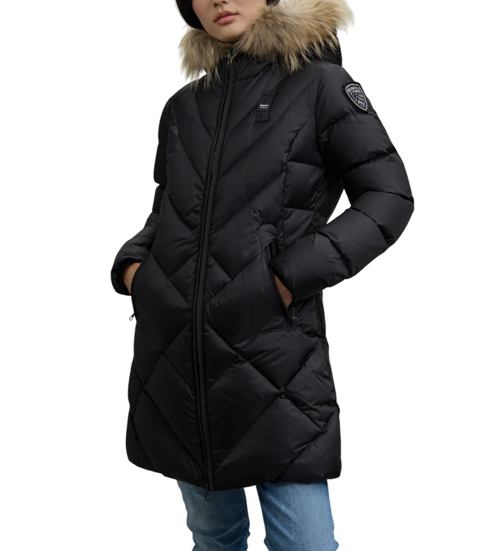 Piumino lungo da donna a linee geometriche nero