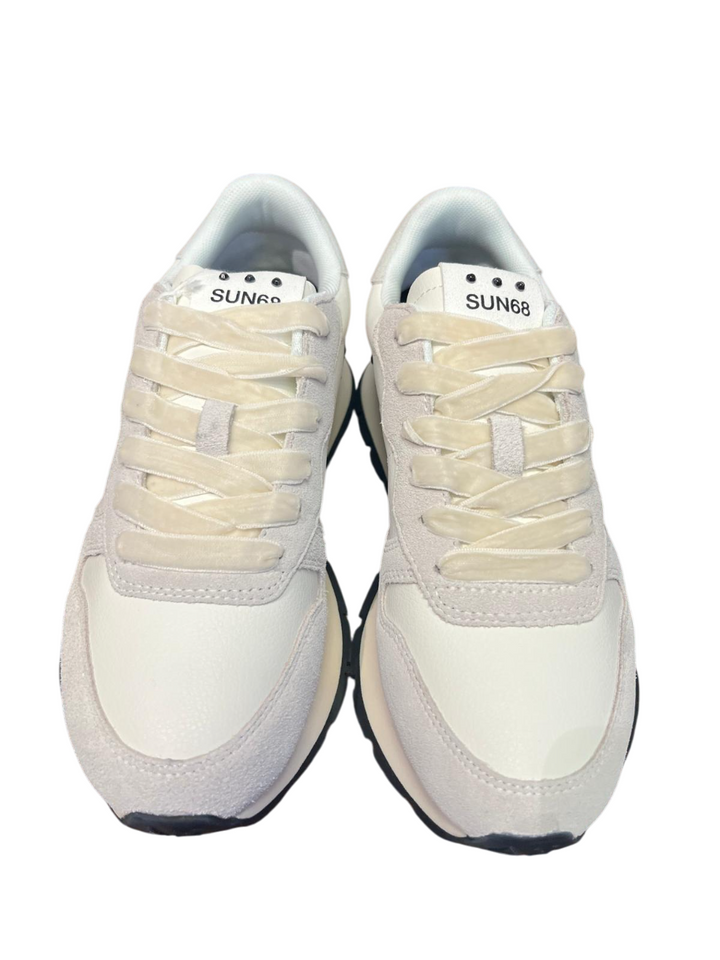 Sneakers da donna con borchie