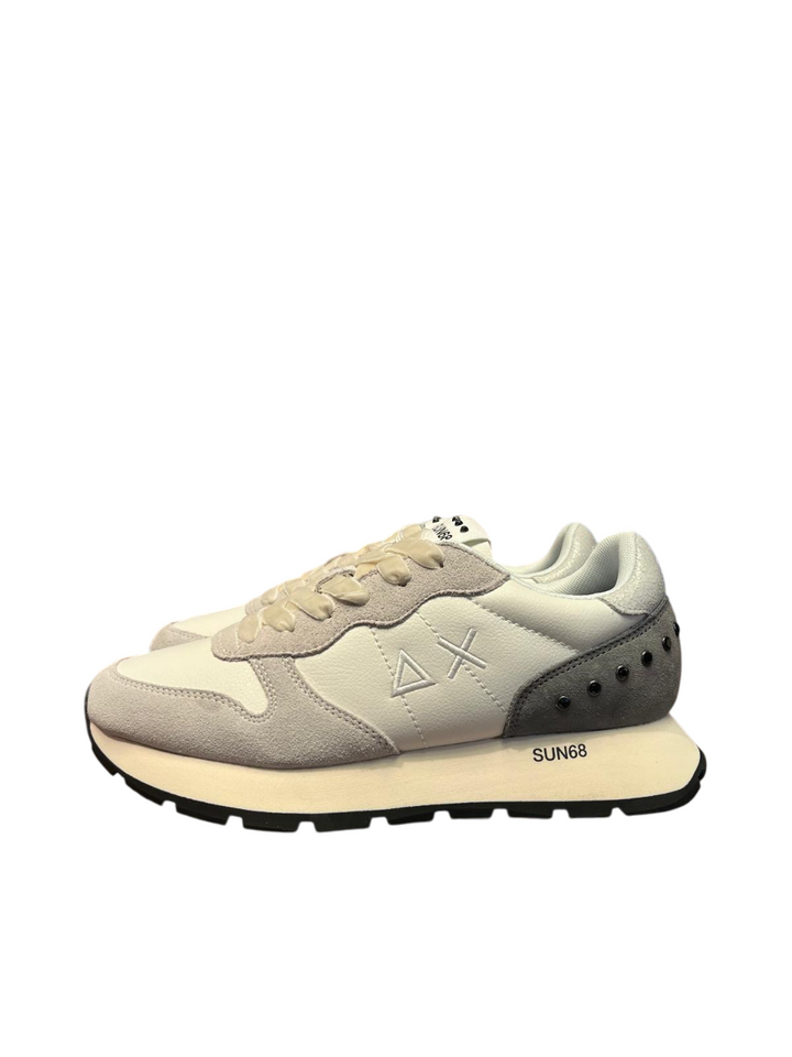 Sneakers da donna con borchie