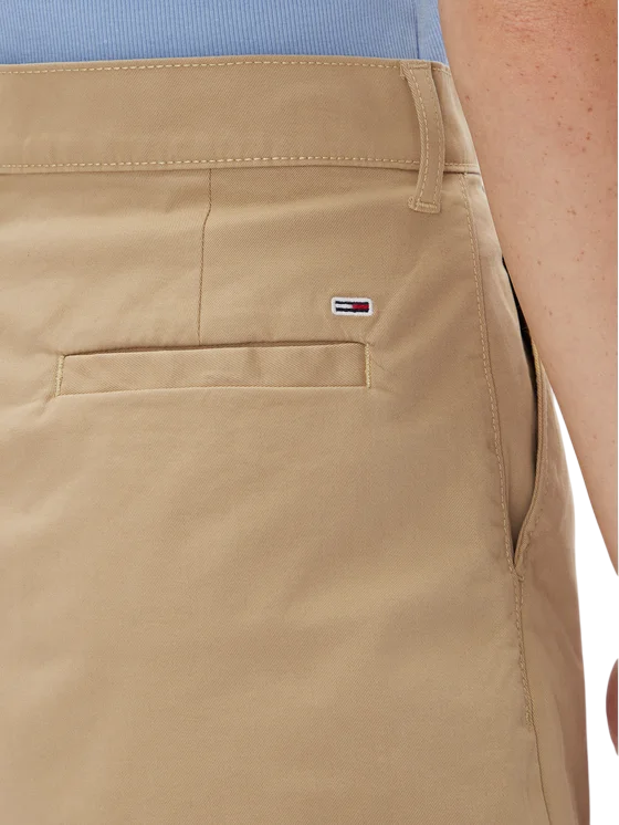 Tommy Jeans
Pantaloncini di tessuto Claire DW0DW21643 Beige Regular Fit