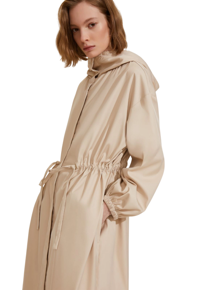 Impermeabile da donna con cappuccio e coulisse - Ecru`