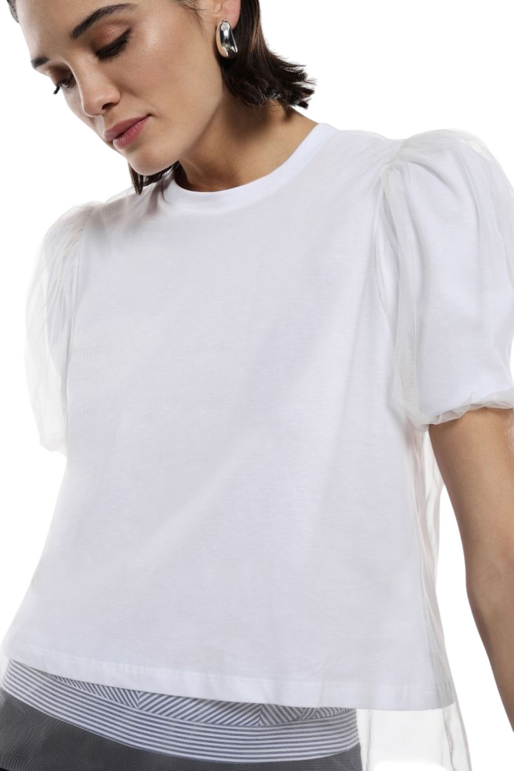 T-shirt maniche corte a sbuffo con tulle